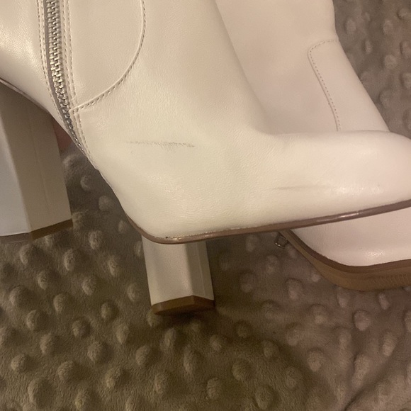 White leather upper Steve Madden heeled boots - Picture 9 of 12